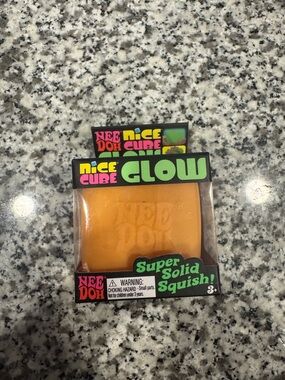 NeeDoh Nice Cube Glow in the Dark - Orange